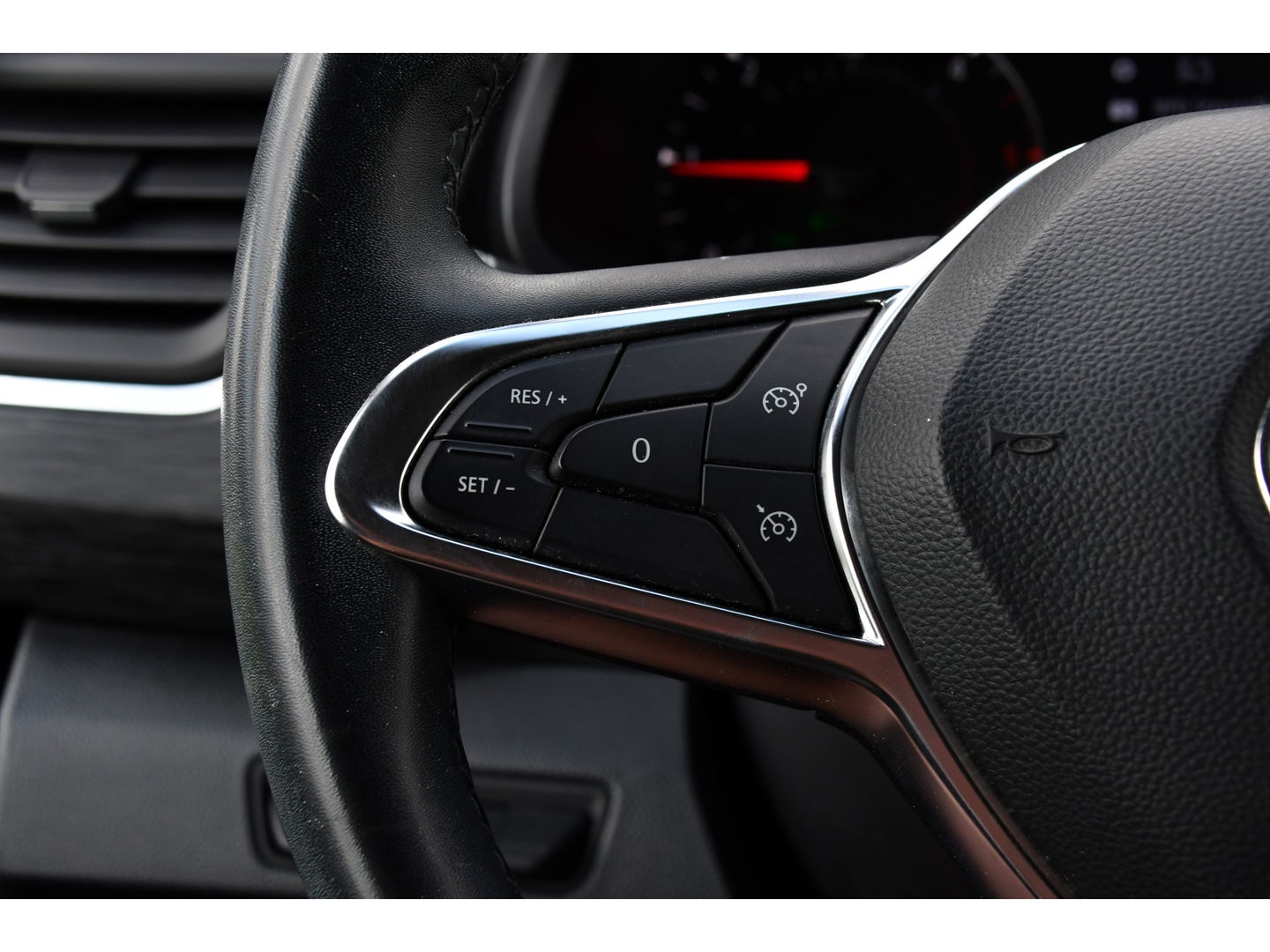 Renault Trafic 2.0 dCi 150 T30 L2H1 Luxe Black Edition Camera, Cruise, Carplay, 150pk, Clima, Automaat, Keyless, LED, Trekhaak, Uniek!