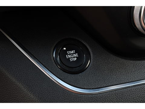 Renault Trafic 2.0 dCi 150 T30 L2H1 Luxe Black Edition Camera, Cruise, Carplay, 150pk, Clima, Automaat, Keyless, LED, Trekhaak, Uniek!