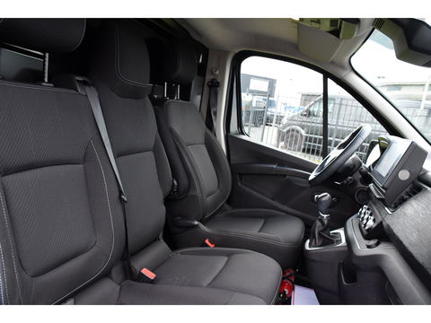 Renault Trafic 2.0 dCi 150 T30 L2H1 Luxe Black Edition Camera, Cruise, Carplay, 150pk, Clima, Automaat, Keyless, LED, Trekhaak, Uniek!