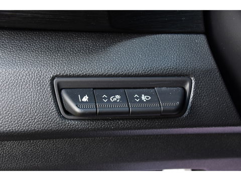 Renault Trafic 2.0 dCi 150 T30 L2H1 Luxe Black Edition Camera, Cruise, Carplay, 150pk, Clima, Automaat, Keyless, LED, Trekhaak, Uniek!