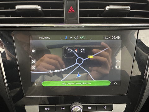 MG ZS EV Luxury 45 kWh (INCL-BTW) *PANO | FULL-LEATHER | CCS-FASTLOADER | KEYLESS | NAVI-FULLMAP | ADAPTIVE-CRUISE | CAMERA | HEATED-SPORTSEATS | CARPLAY | BLINDSPOT | DAB | LANE-ASSIST | 17"ALU*