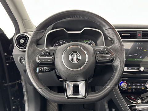 MG ZS EV Luxury 45 kWh (INCL-BTW) *PANO | FULL-LEATHER | CCS-FASTLOADER | KEYLESS | NAVI-FULLMAP | ADAPTIVE-CRUISE | CAMERA | HEATED-SPORTSEATS | CARPLAY | BLINDSPOT | DAB | LANE-ASSIST | 17"ALU*
