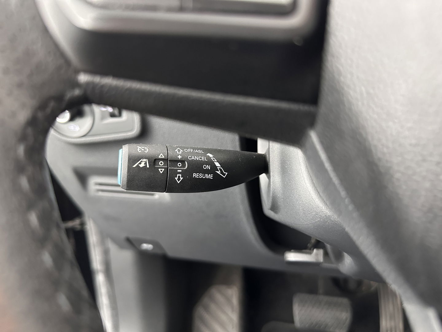 MG ZS EV Luxury 45 kWh (INCL-BTW) *PANO | FULL-LEATHER | CCS-FASTLOADER | KEYLESS | NAVI-FULLMAP | ADAPTIVE-CRUISE | CAMERA | HEATED-SPORTSEATS | CARPLAY | BLINDSPOT | DAB | LANE-ASSIST | 17"ALU*