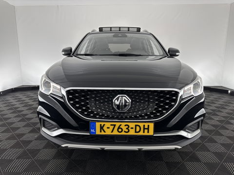 MG ZS EV Luxury 45 kWh (INCL-BTW) *PANO | FULL-LEATHER | CCS-FASTLOADER | KEYLESS | NAVI-FULLMAP | ADAPTIVE-CRUISE | CAMERA | HEATED-SPORTSEATS | CARPLAY | BLINDSPOT | DAB | LANE-ASSIST | 17"ALU*