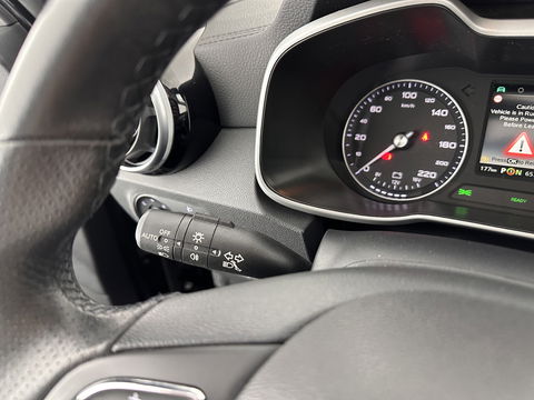 MG ZS EV Luxury 45 kWh (INCL-BTW) *PANO | FULL-LEATHER | CCS-FASTLOADER | KEYLESS | NAVI-FULLMAP | ADAPTIVE-CRUISE | CAMERA | HEATED-SPORTSEATS | CARPLAY | BLINDSPOT | DAB | LANE-ASSIST | 17"ALU*