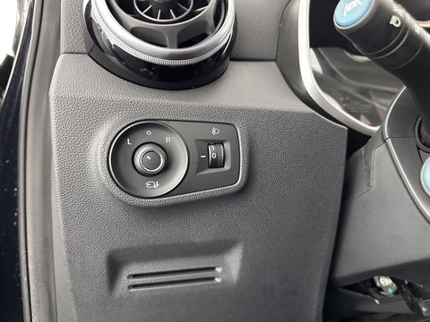 MG ZS EV Luxury 45 kWh (INCL-BTW) *PANO | FULL-LEATHER | CCS-FASTLOADER | KEYLESS | NAVI-FULLMAP | ADAPTIVE-CRUISE | CAMERA | HEATED-SPORTSEATS | CARPLAY | BLINDSPOT | DAB | LANE-ASSIST | 17"ALU*