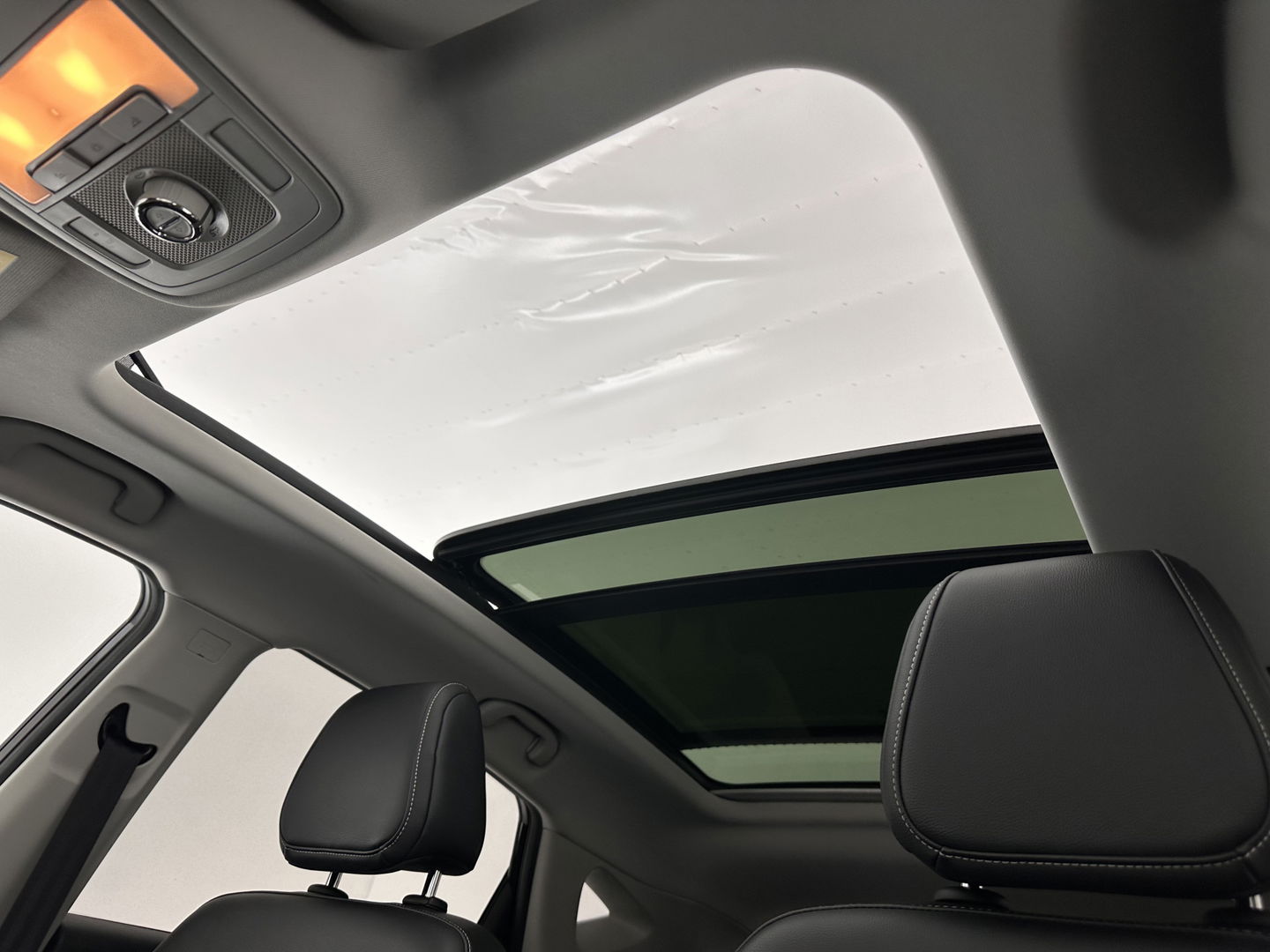 MG ZS EV Luxury 45 kWh (INCL-BTW) *PANO | FULL-LEATHER | CCS-FASTLOADER | KEYLESS | NAVI-FULLMAP | ADAPTIVE-CRUISE | CAMERA | HEATED-SPORTSEATS | CARPLAY | BLINDSPOT | DAB | LANE-ASSIST | 17"ALU*