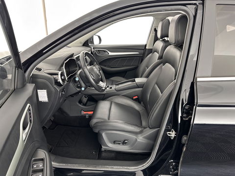 MG ZS EV Luxury 45 kWh (INCL-BTW) *PANO | FULL-LEATHER | CCS-FASTLOADER | KEYLESS | NAVI-FULLMAP | ADAPTIVE-CRUISE | CAMERA | HEATED-SPORTSEATS | CARPLAY | BLINDSPOT | DAB | LANE-ASSIST | 17"ALU*