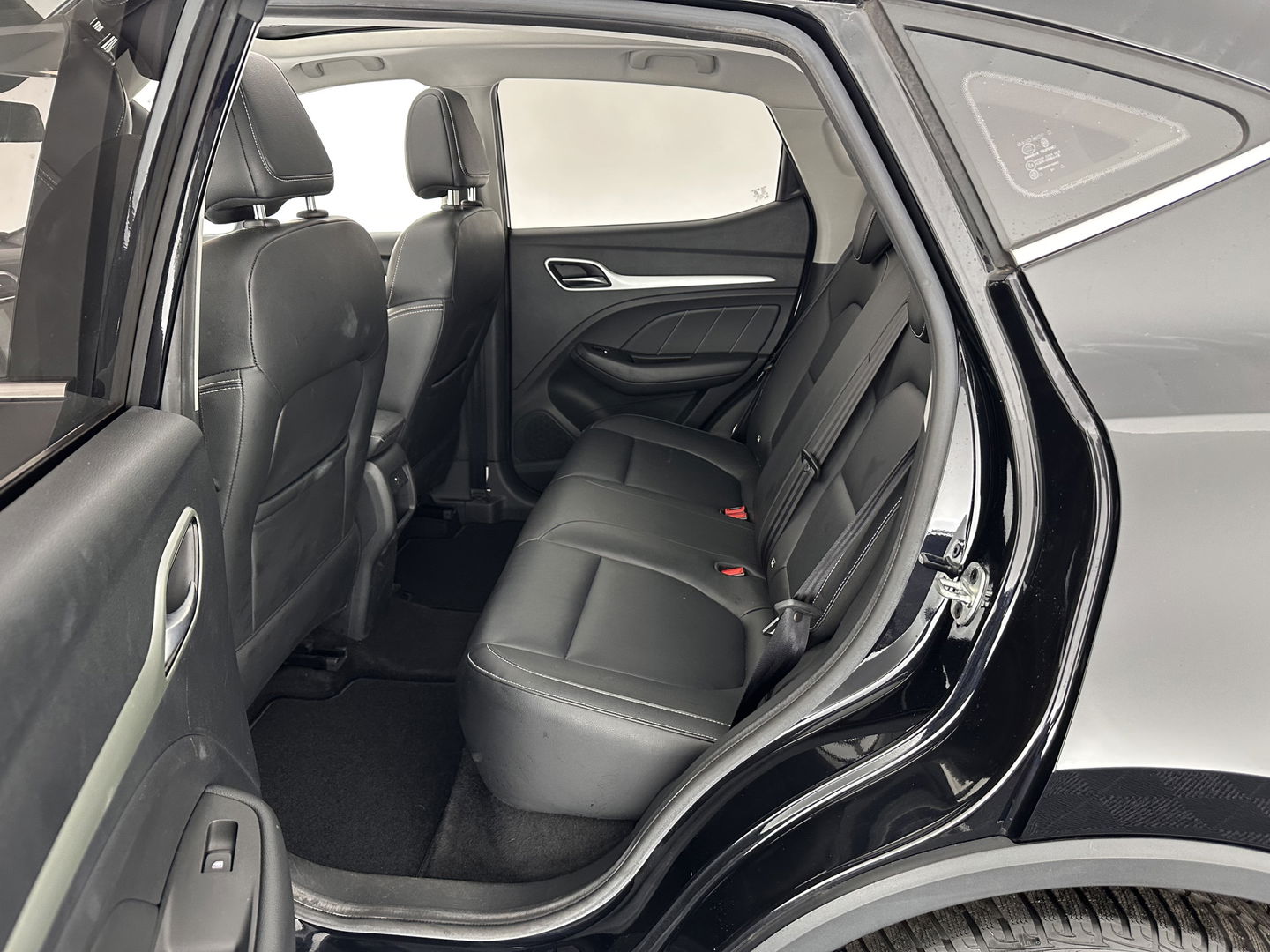 MG ZS EV Luxury 45 kWh (INCL-BTW) *PANO | FULL-LEATHER | CCS-FASTLOADER | KEYLESS | NAVI-FULLMAP | ADAPTIVE-CRUISE | CAMERA | HEATED-SPORTSEATS | CARPLAY | BLINDSPOT | DAB | LANE-ASSIST | 17"ALU*