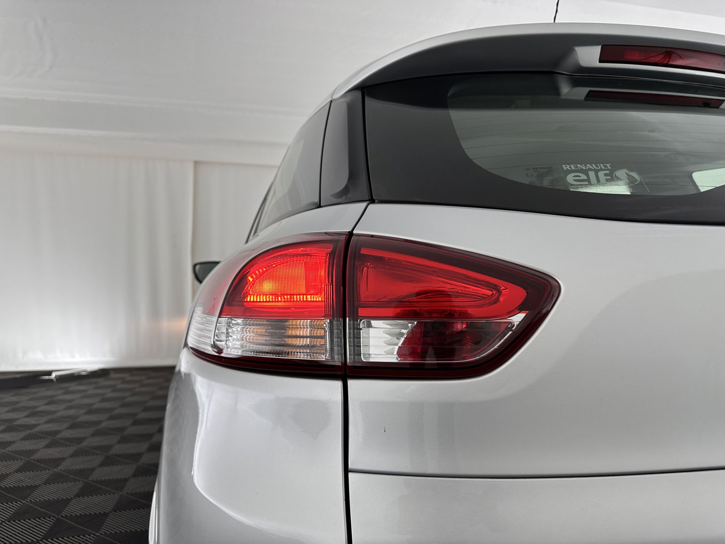 Renault Clio Estate 1.5 dCi ECO Expression *NAVI-FULLMAP | AIRCO | CRUISE | BASS-REFLEX-SOUND | 16''ALU | TOWBAR*