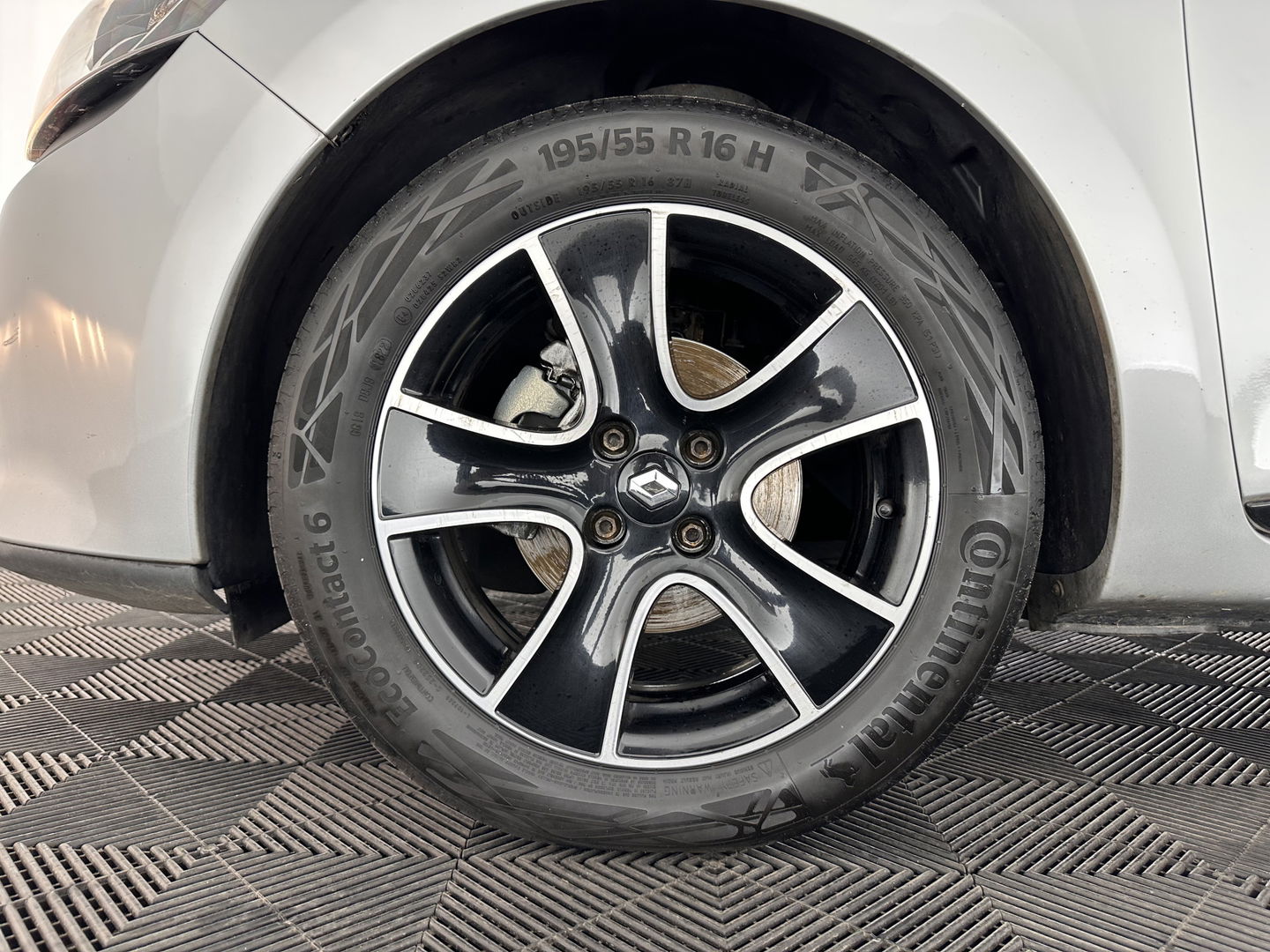 Renault Clio Estate 1.5 dCi ECO Expression *NAVI-FULLMAP | AIRCO | CRUISE | BASS-REFLEX-SOUND | 16''ALU | TOWBAR*