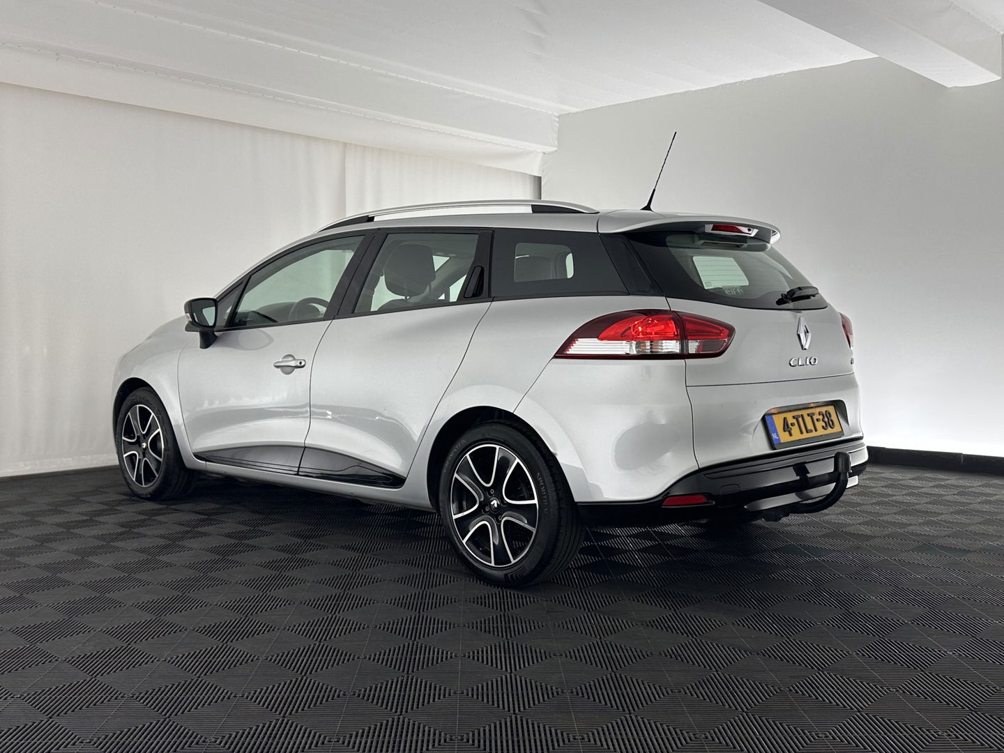 Renault Clio Estate 1.5 dCi ECO Expression *NAVI-FULLMAP | AIRCO | CRUISE | BASS-REFLEX-SOUND | 16''ALU | TOWBAR*