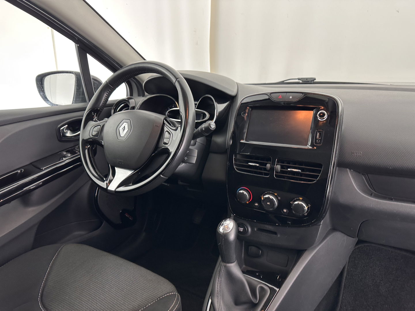 Renault Clio Estate 1.5 dCi ECO Expression *NAVI-FULLMAP | AIRCO | CRUISE | BASS-REFLEX-SOUND | 16''ALU | TOWBAR*