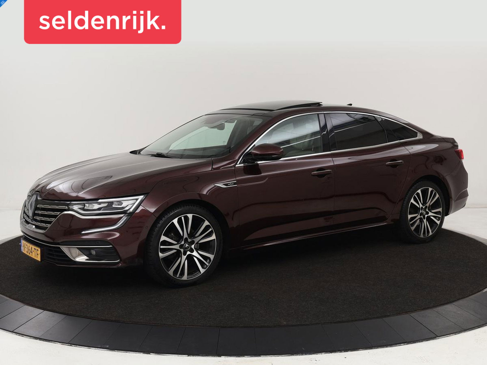 Renault Talisman 1.3 TCe Initiale Paris | Panoramadak | Stoelventilatie | Head-Up | Leder | Camera | Trekhaak | Adaptive cruise | Carplay | 4 Control | Matrix LED | Navigatie | Keyless | Massage
