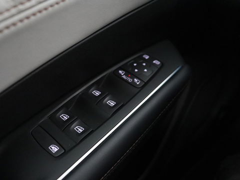 Renault Talisman 1.3 TCe Initiale Paris | Panoramadak | Stoelventilatie | Head-Up | Leder | Camera | Trekhaak | Adaptive cruise | Carplay | 4 Control | Matrix LED | Navigatie | Keyless | Massage