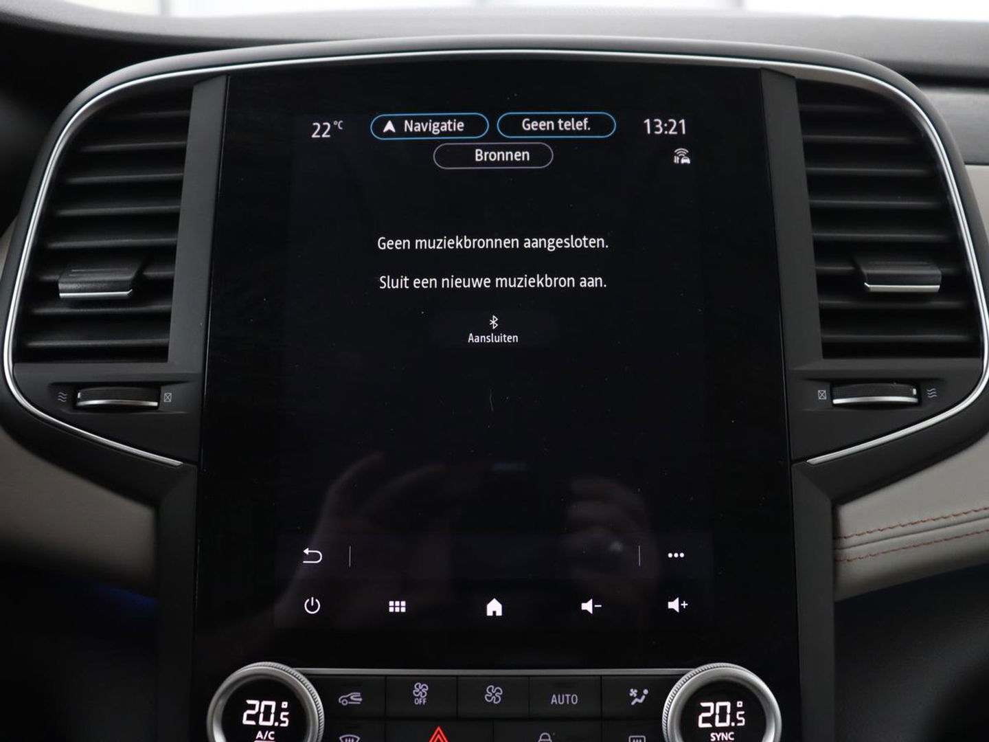 Renault Talisman 1.3 TCe Initiale Paris | Panoramadak | Stoelventilatie | Head-Up | Leder | Camera | Trekhaak | Adaptive cruise | Carplay | 4 Control | Matrix LED | Navigatie | Keyless | Massage
