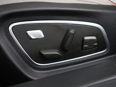 Renault Talisman 1.3 TCe Initiale Paris | Panoramadak | Stoelventilatie | Head-Up | Leder | Camera | Trekhaak | Adaptive cruise | Carplay | 4 Control | Matrix LED | Navigatie | Keyless | Massage
