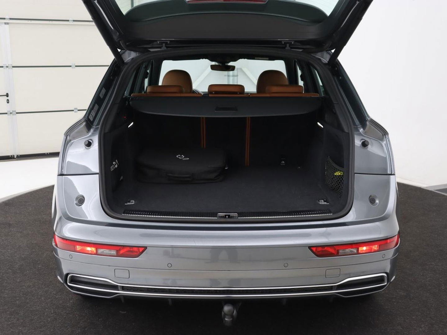 Audi Q5 50 TFSIe quattro S edition | Leder | Luchtvering | Stoelverwarming | Trekhaak | Full LED | Keyless | Navigatie | Sportstoelen