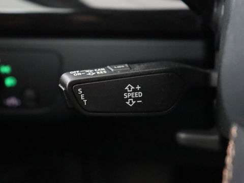 Audi Q5 50 TFSIe quattro S edition | Leder | Luchtvering | Stoelverwarming | Trekhaak | Full LED | Keyless | Navigatie | Sportstoelen