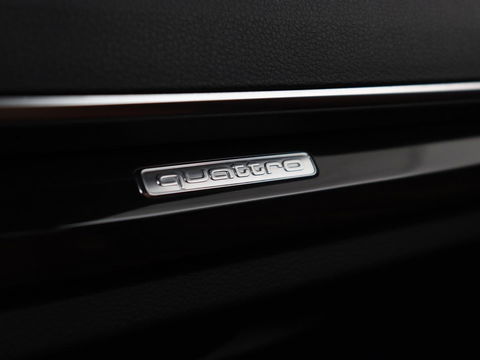 Audi Q5 50 TFSIe quattro S edition | Leder | Luchtvering | Stoelverwarming | Trekhaak | Full LED | Keyless | Navigatie | Sportstoelen