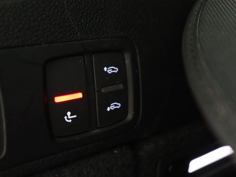 Audi Q5 50 TFSIe quattro S edition | Leder | Luchtvering | Stoelverwarming | Trekhaak | Full LED | Keyless | Navigatie | Sportstoelen