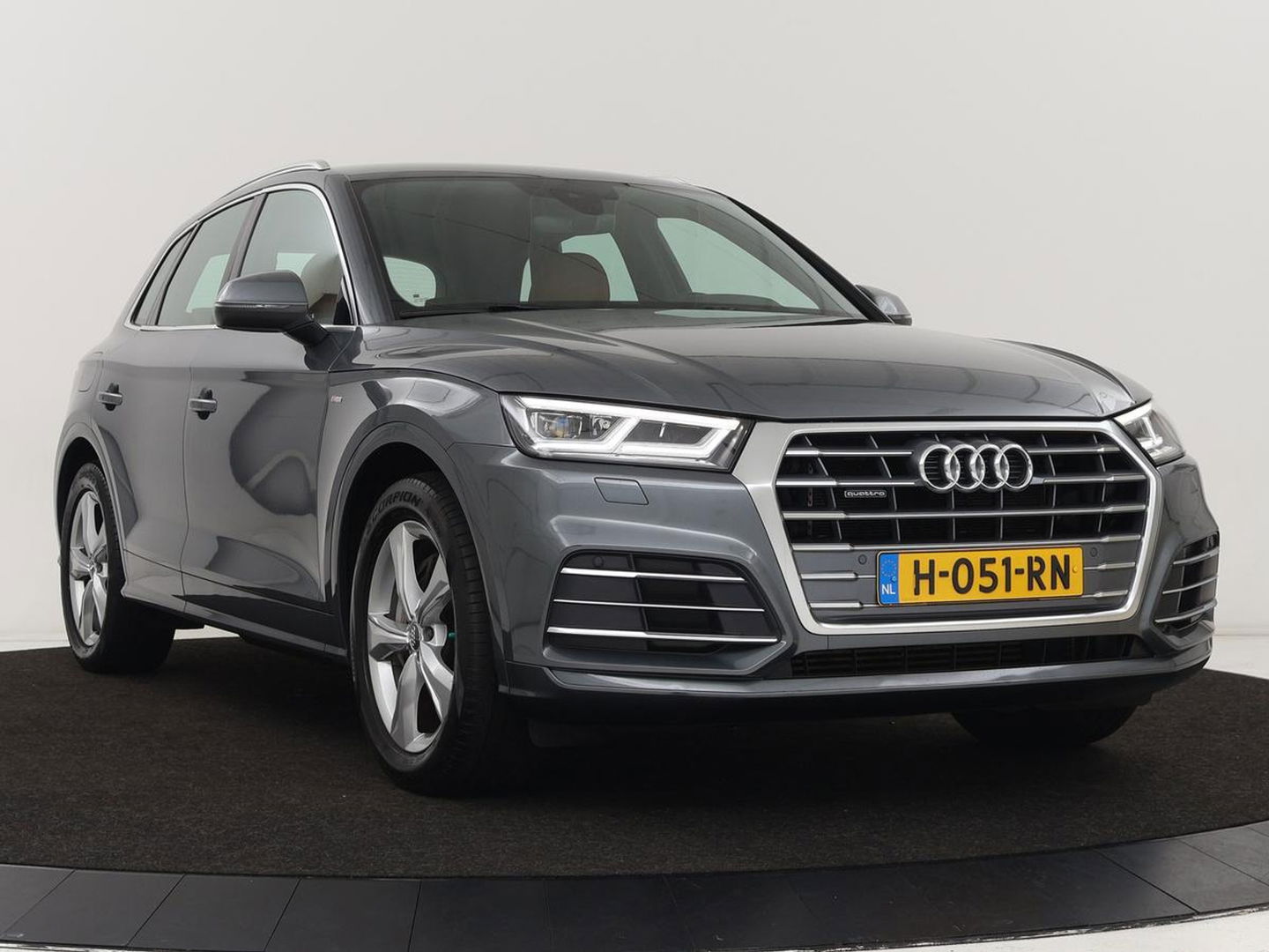 Audi Q5 50 TFSIe quattro S edition | Leder | Luchtvering | Stoelverwarming | Trekhaak | Full LED | Keyless | Navigatie | Sportstoelen