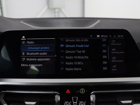 BMW 3-serie 320e xDrive Sport Line | LaserLight | Stoelverwarming | Trekhaak | Sportstoelen | Live Cockpit | Carplay | Half leder | Navigatie | Park Assist | Sfeerverlichting