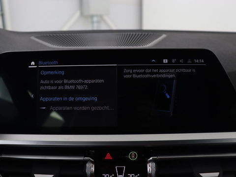 BMW 3-serie 320e xDrive Sport Line | LaserLight | Stoelverwarming | Trekhaak | Sportstoelen | Live Cockpit | Carplay | Half leder | Navigatie | Park Assist | Sfeerverlichting