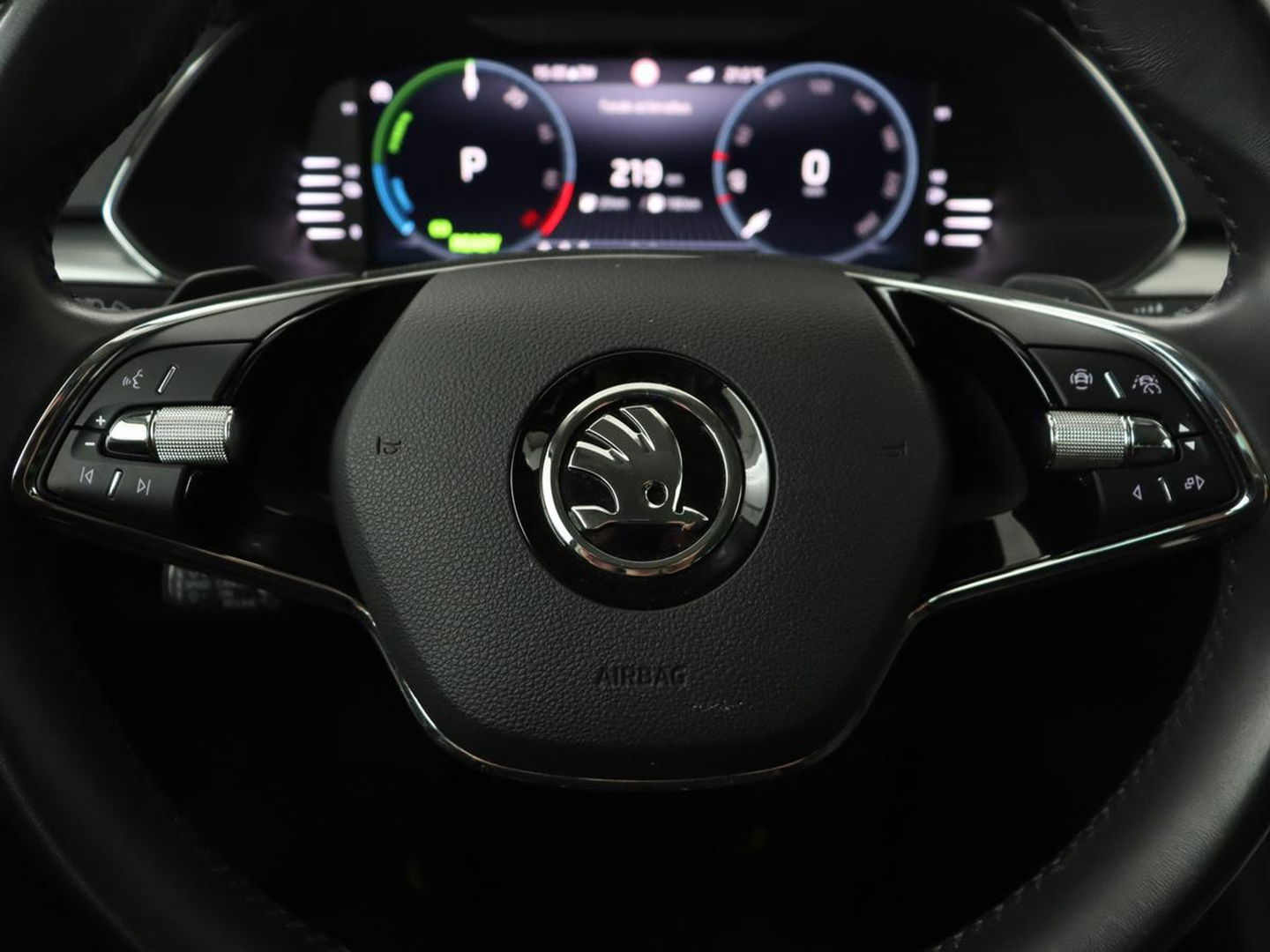 Škoda Superb 1.4 TSI iV Business Edition | Trekhaak | Stoelverwarming | Adaptive cruise | Carplay | Virtual Cockpit | Full LED | Keyless | Navigatie