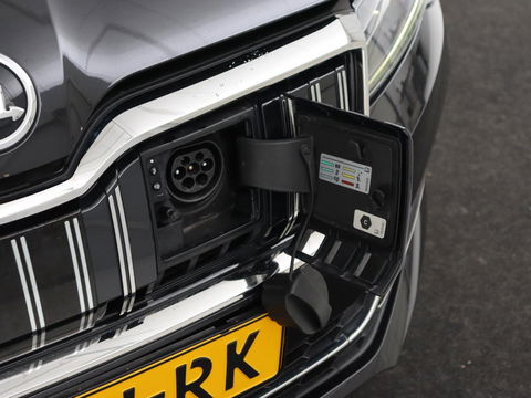 Škoda Superb 1.4 TSI iV Business Edition | Trekhaak | Stoelverwarming | Adaptive cruise | Carplay | Virtual Cockpit | Full LED | Keyless | Navigatie