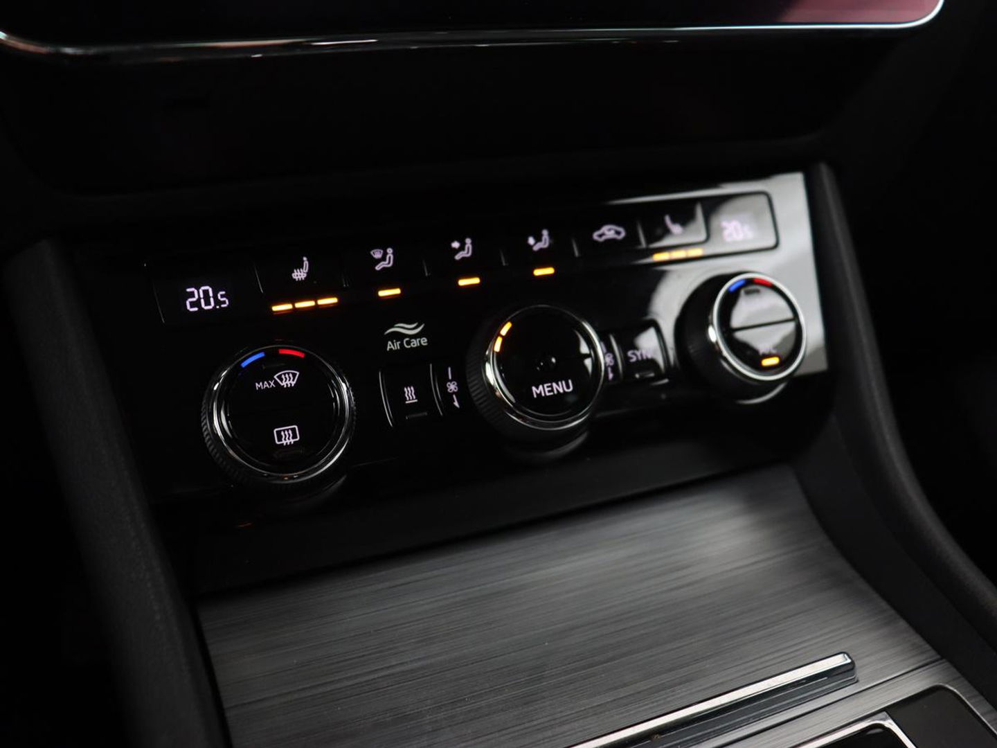 Škoda Superb 1.4 TSI iV Business Edition | Trekhaak | Stoelverwarming | Adaptive cruise | Carplay | Virtual Cockpit | Full LED | Keyless | Navigatie
