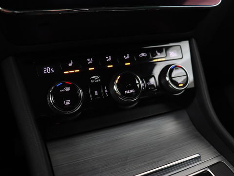 Škoda Superb 1.4 TSI iV Business Edition | Trekhaak | Stoelverwarming | Adaptive cruise | Carplay | Virtual Cockpit | Full LED | Keyless | Navigatie