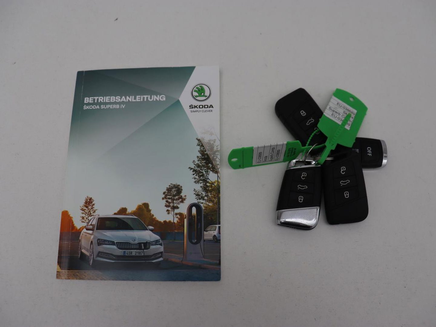 Škoda Superb 1.4 TSI iV Business Edition | Trekhaak | Stoelverwarming | Adaptive cruise | Carplay | Virtual Cockpit | Full LED | Keyless | Navigatie