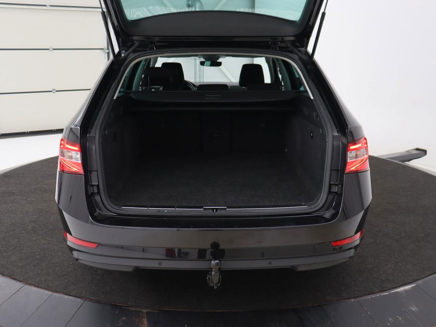 Škoda Superb 1.4 TSI iV Business Edition | Trekhaak | Stoelverwarming | Adaptive cruise | Carplay | Virtual Cockpit | Full LED | Keyless | Navigatie