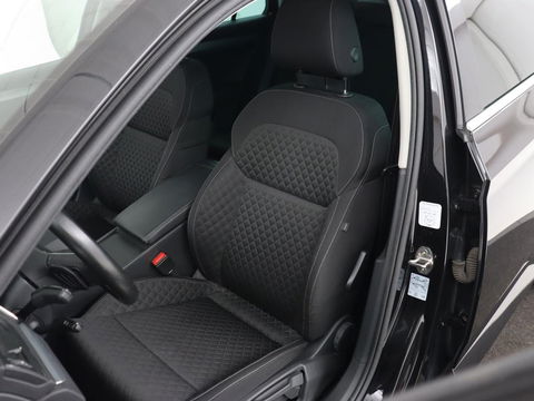 Škoda Superb 1.4 TSI iV Business Edition | Trekhaak | Stoelverwarming | Adaptive cruise | Carplay | Virtual Cockpit | Full LED | Keyless | Navigatie
