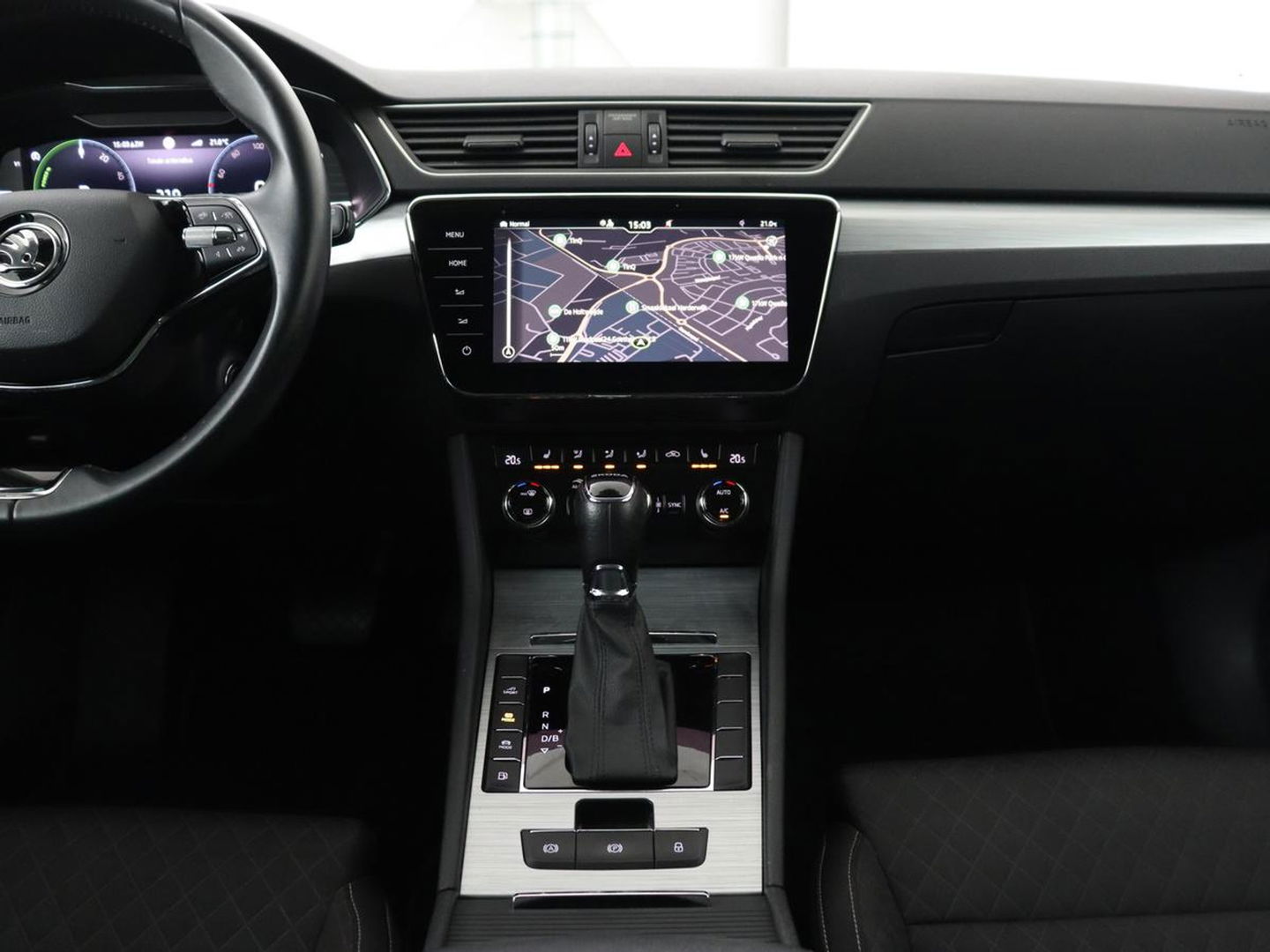 Škoda Superb 1.4 TSI iV Business Edition | Trekhaak | Stoelverwarming | Adaptive cruise | Carplay | Virtual Cockpit | Full LED | Keyless | Navigatie