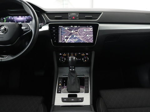 Škoda Superb 1.4 TSI iV Business Edition | Trekhaak | Stoelverwarming | Adaptive cruise | Carplay | Virtual Cockpit | Full LED | Keyless | Navigatie