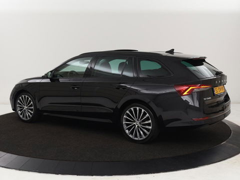 Škoda Octavia 1.4 TSI iV Style | Stoelventilatie | Panoramadak | Head-Up | Leder | Adaptive cruise | Massage | 19'' | Adaptive cruise | Camera | Sfeerverlichting | Memory | Achterbankverwarming | Virtual Cockpit