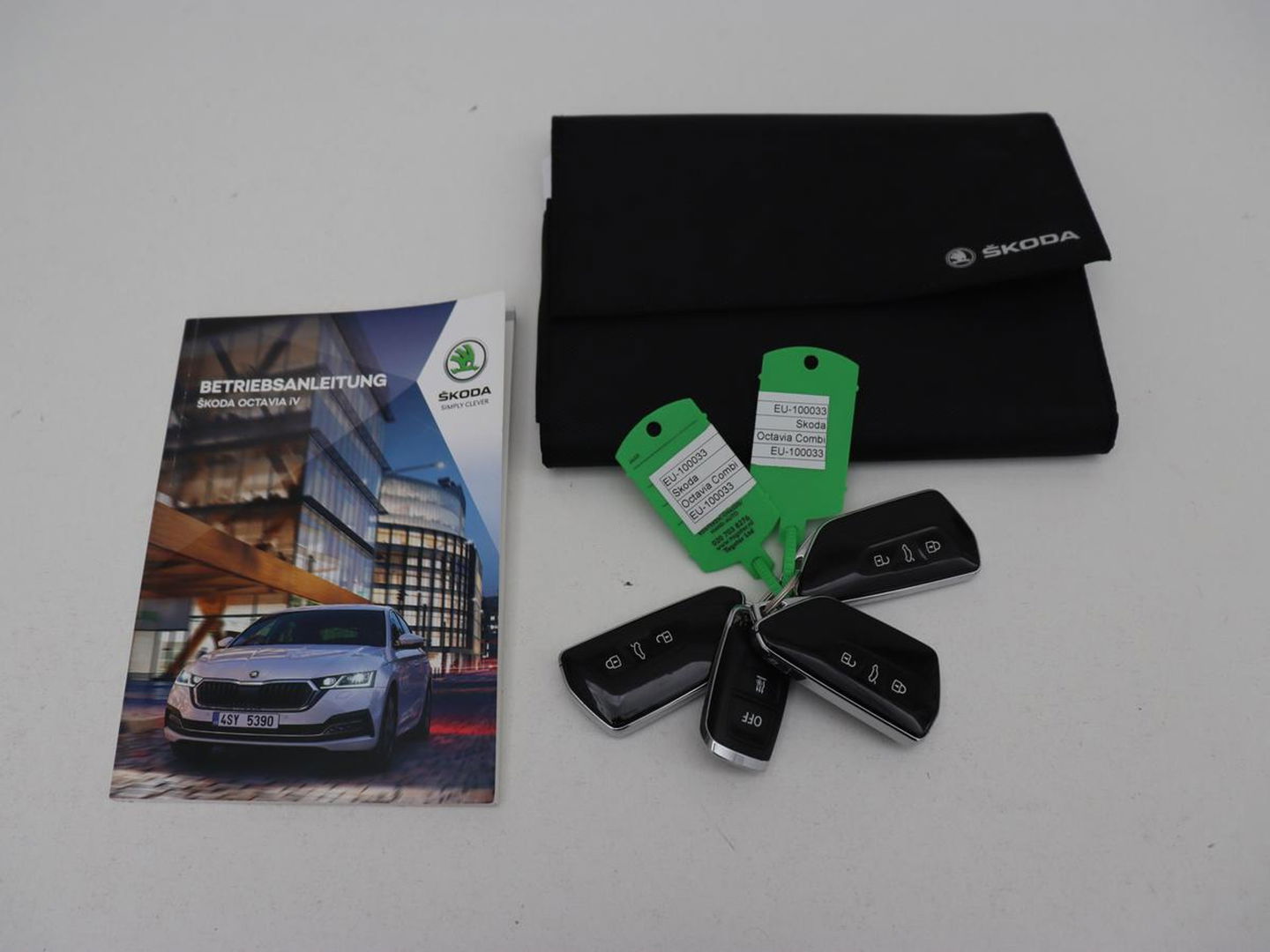 Škoda Octavia 1.4 TSI iV Style | Stoelventilatie | Panoramadak | Head-Up | Leder | Adaptive cruise | Massage | 19'' | Adaptive cruise | Camera | Sfeerverlichting | Memory | Achterbankverwarming | Virtual Cockpit
