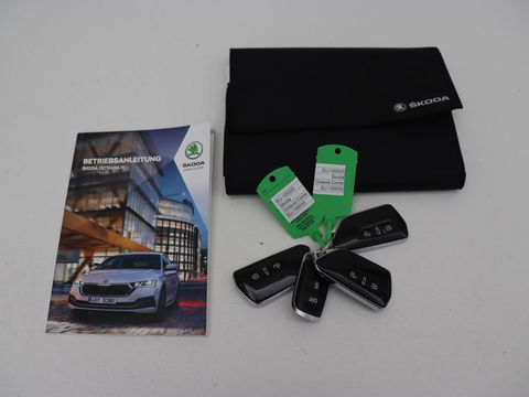 Škoda Octavia 1.4 TSI iV Style | Stoelventilatie | Panoramadak | Head-Up | Leder | Adaptive cruise | Massage | 19'' | Adaptive cruise | Camera | Sfeerverlichting | Memory | Achterbankverwarming | Virtual Cockpit
