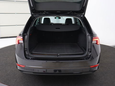 Škoda Octavia 1.4 TSI iV Style | Stoelventilatie | Panoramadak | Head-Up | Leder | Adaptive cruise | Massage | 19'' | Adaptive cruise | Camera | Sfeerverlichting | Memory | Achterbankverwarming | Virtual Cockpit