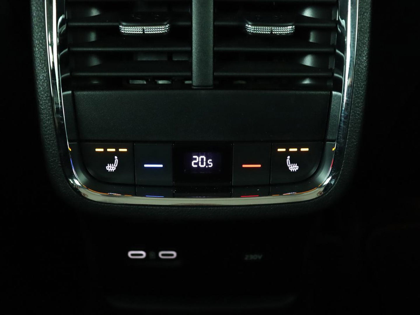 Škoda Octavia 1.4 TSI iV Style | Stoelventilatie | Panoramadak | Head-Up | Leder | Adaptive cruise | Massage | 19'' | Adaptive cruise | Camera | Sfeerverlichting | Memory | Achterbankverwarming | Virtual Cockpit