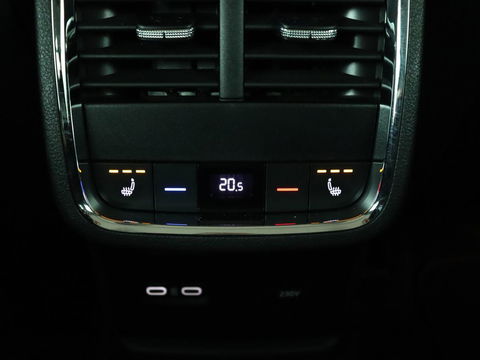 Škoda Octavia 1.4 TSI iV Style | Stoelventilatie | Panoramadak | Head-Up | Leder | Adaptive cruise | Massage | 19'' | Adaptive cruise | Camera | Sfeerverlichting | Memory | Achterbankverwarming | Virtual Cockpit