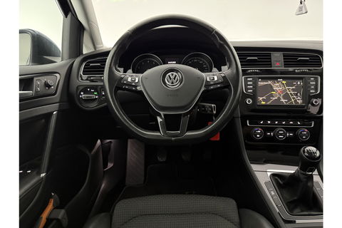Volkswagen Golf 1.2 TSI Camera Trekhaak Clima Cruise Massagestoel Navi PDC 17''LMV
