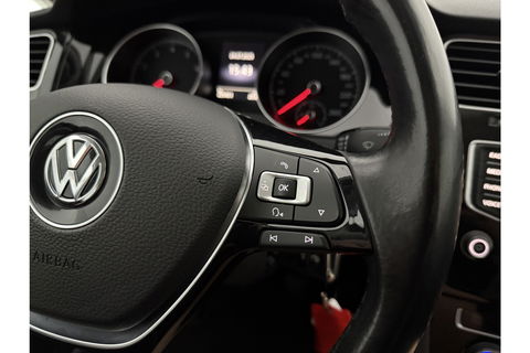 Volkswagen Golf 1.2 TSI Camera Trekhaak Clima Cruise Massagestoel Navi PDC 17''LMV