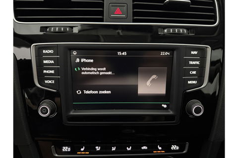 Volkswagen Golf 1.2 TSI Camera Trekhaak Clima Cruise Massagestoel Navi PDC 17''LMV