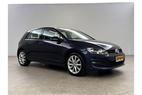 Volkswagen Golf 1.2 TSI Camera Trekhaak Clima Cruise Massagestoel Navi PDC 17''LMV