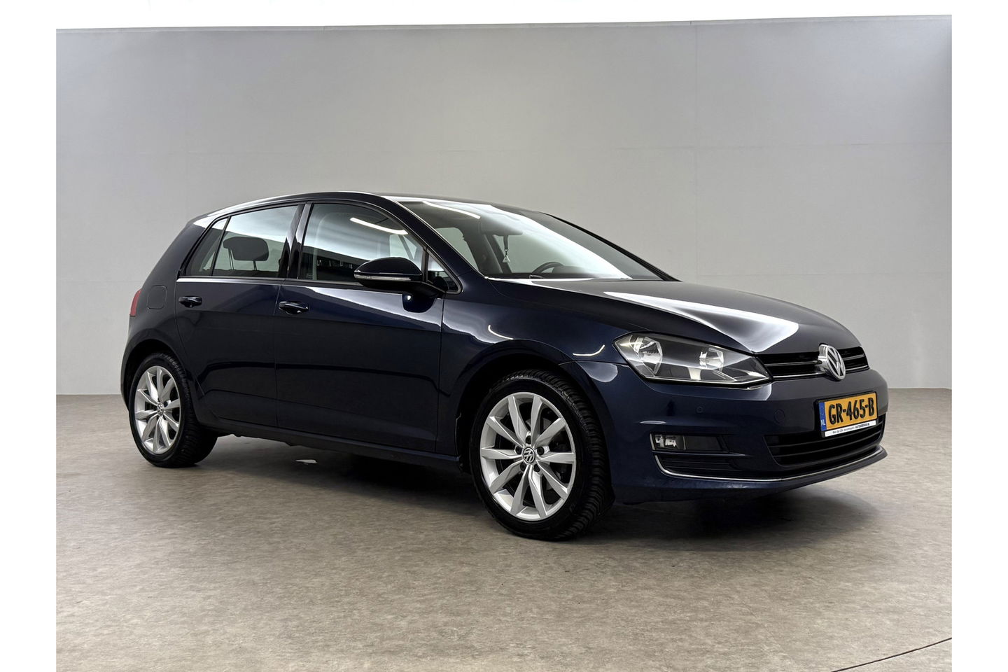 Volkswagen Golf 1.2 TSI Camera Trekhaak Clima Cruise Massagestoel Navi PDC 17''LMV