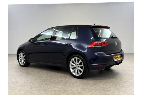 Volkswagen Golf 1.2 TSI Camera Trekhaak Clima Cruise Massagestoel Navi PDC 17''LMV
