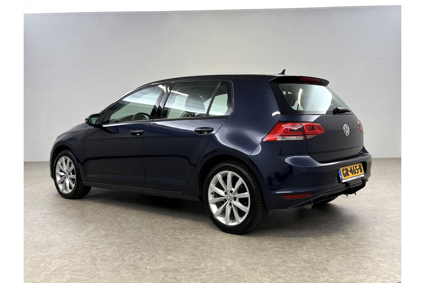 Volkswagen Golf 1.2 TSI Camera Trekhaak Clima Cruise Massagestoel Navi PDC 17''LMV